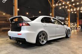 Mobil Mitsubishi Modif Street Racing: Transformasi dari Biasa Jadi Buas!